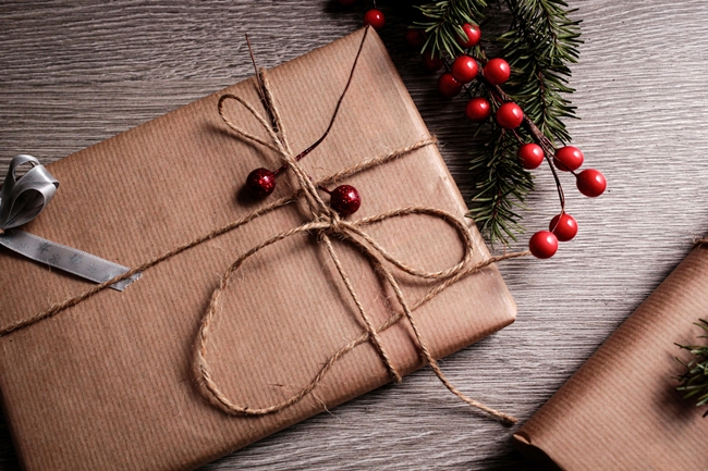 Kleines Geld, große Gefühle: 10 Tipps für Weihnachtsgeschenke, die berühren